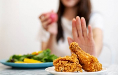 Ăn thịt gà bị ngứa: Nguyên nhân và cách xử lý