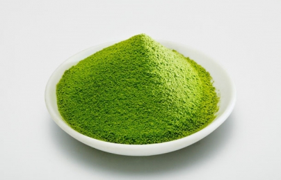 Bột trà xanh dưỡng trắng da và tàn nhang Bột trà xanh dưỡng trắng da và tàn nhang